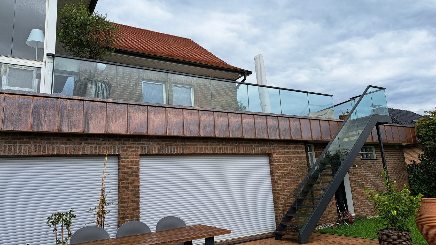Außentreppe mit Glasgeländer – Metallbau Stienen GmbH