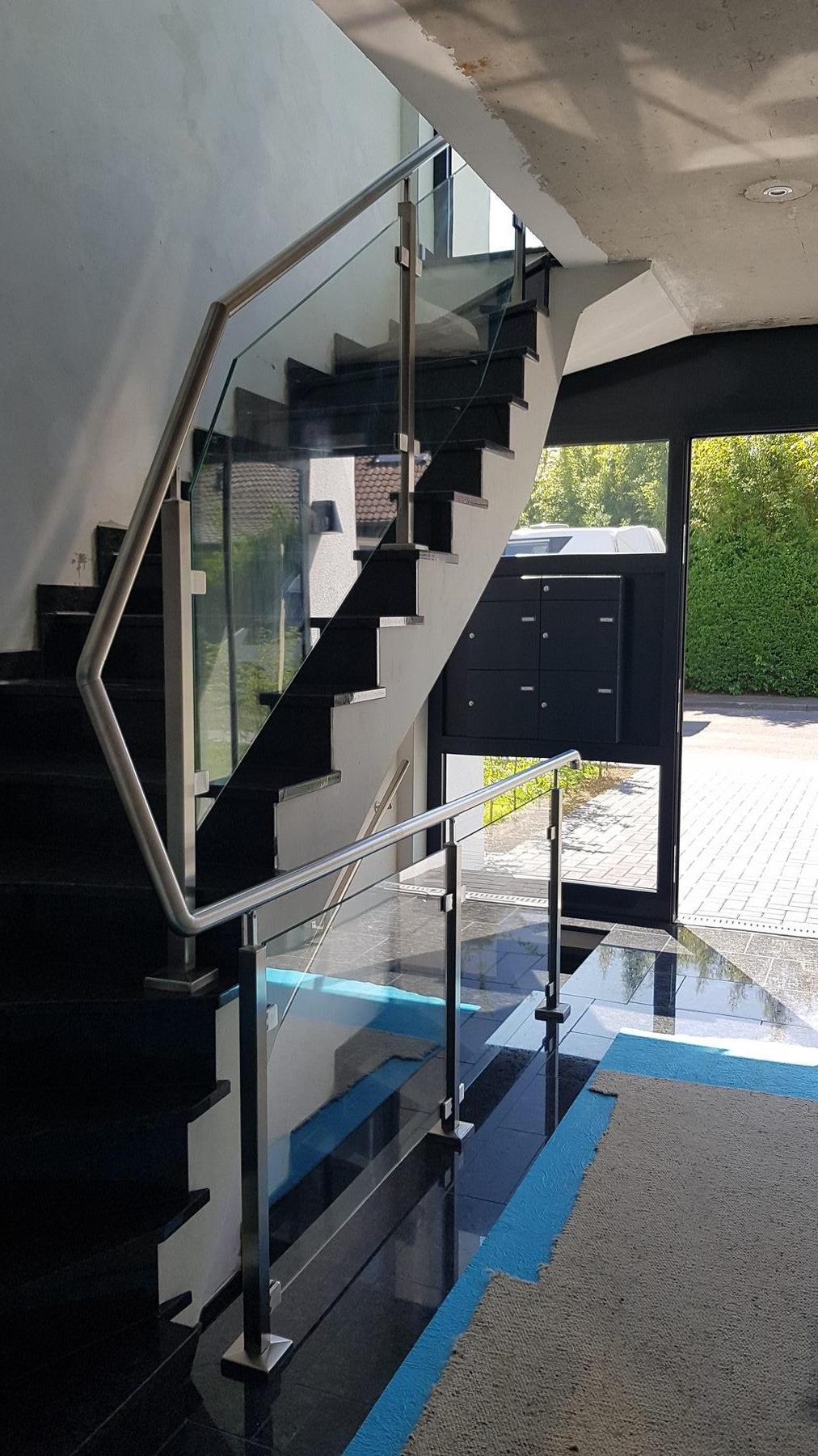 Treppe mit Glasgeländer – Metallbau Stienen GmbH